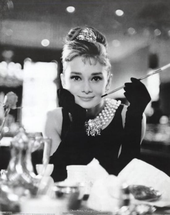 Audrey hepburn breakfast at tiffanys black and white Audrey hepburn breakfast at tiffanys black and white